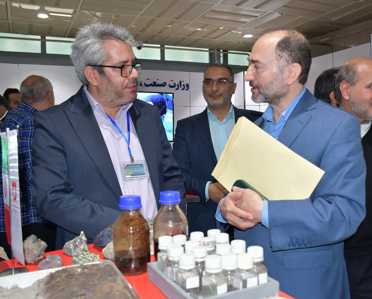 در آستانه هفته مبارک بسیج صورت گرفت: حضور فعال سازمان زمین‌شناسی و اکتشافات معدنی کشور در نمایشگاه اجلاس کشوری پیشرانان صنعت و معدن
