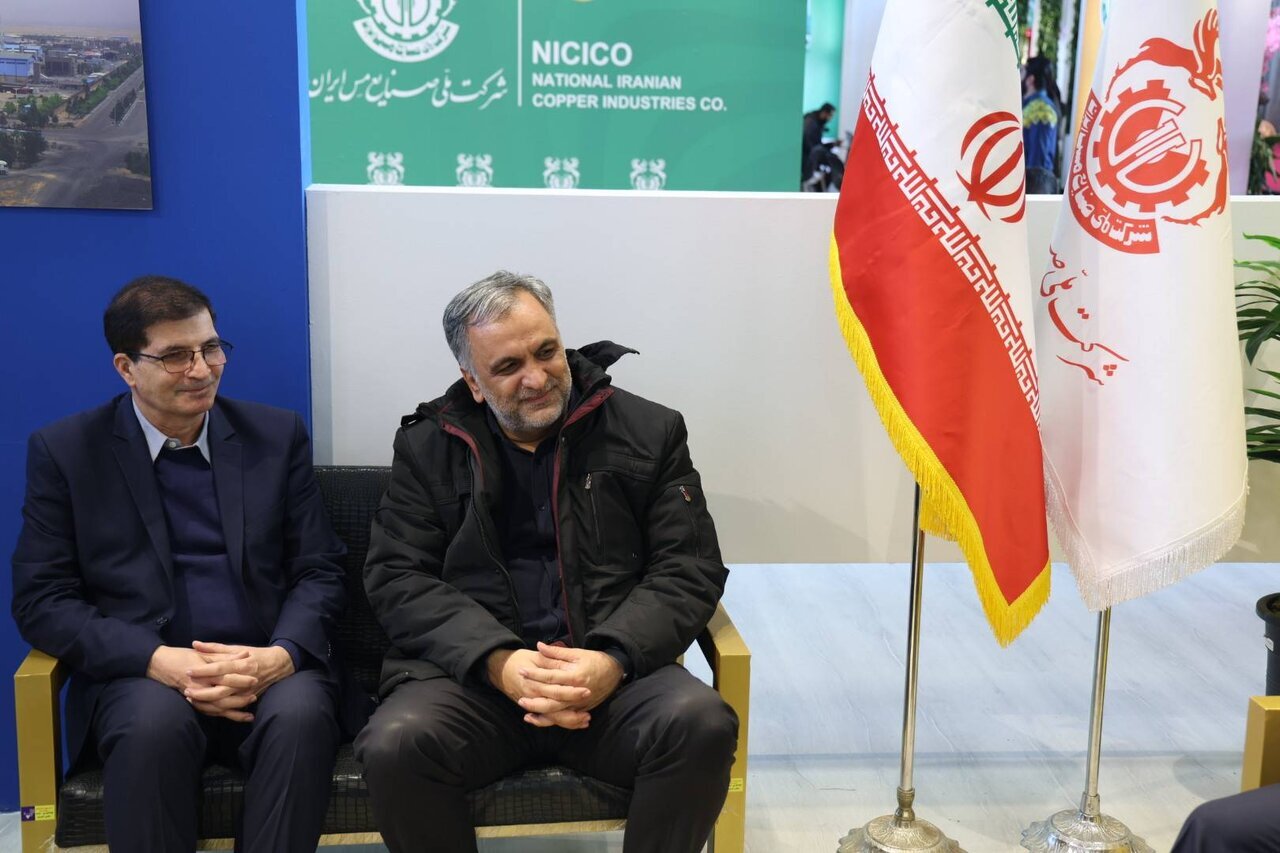 بازدید مشاور عالی رئیس سازمان محیط زیست و مدیرعامل پتروشیمی تبریز از غرفه ملی مس بازدید مشاور عالی رئیس سازمان محیط زیست و مدیرعامل پتروشیمی تبریز از غرفه ملی مس