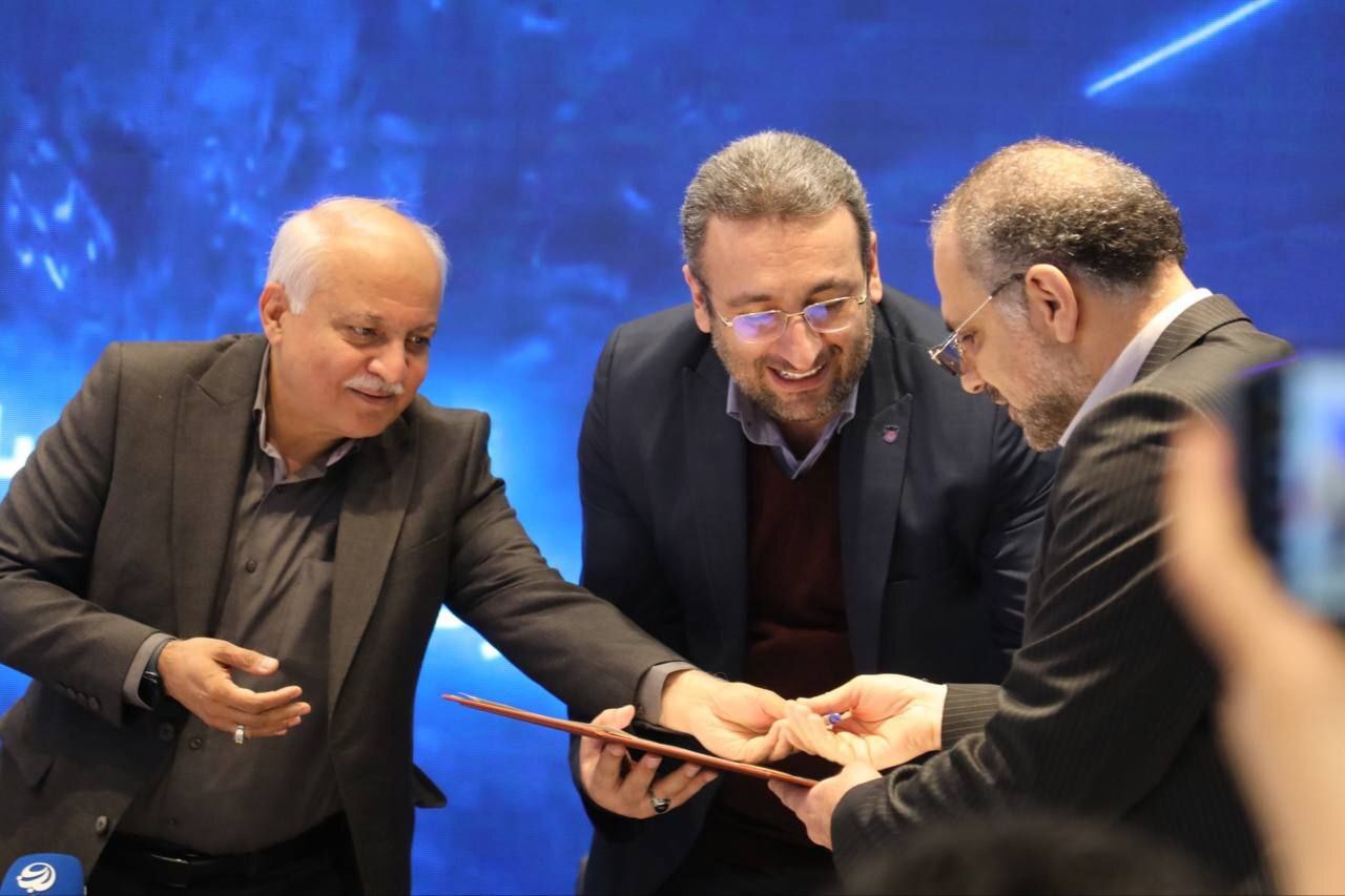 تفاهمنامه گردهمایی برنامهریزی خرید شرکتهای فولادی کشور تفاهمنامه گردهمایی برنامهریزی خرید شرکتهای فولادی کشور
