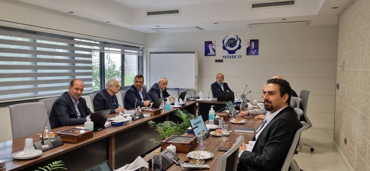 به طور هم‌زمان در تهران، کرمان و اصفهان دویست و چهلمین جلسه تولید هلدینگ میدکو برگزار شد