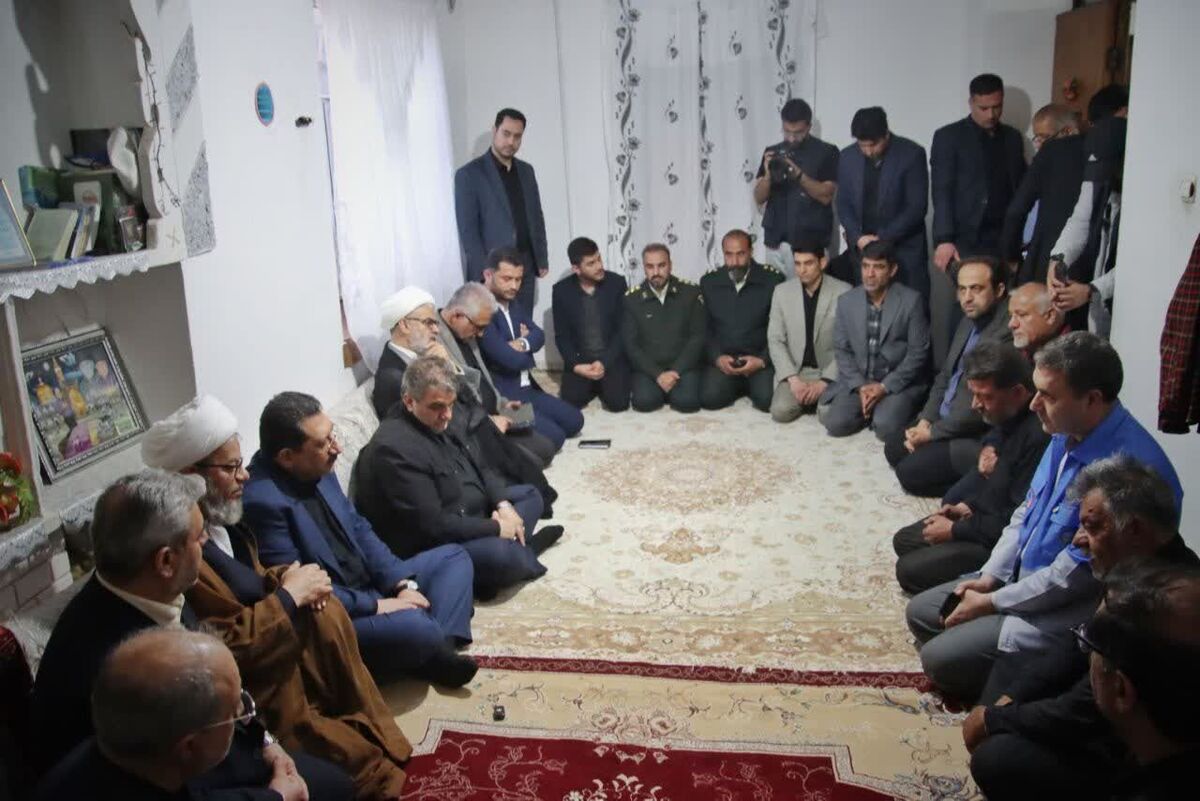 دیدار وزیر صمت با خانواده جانباختگان حادثه معدن دامغان