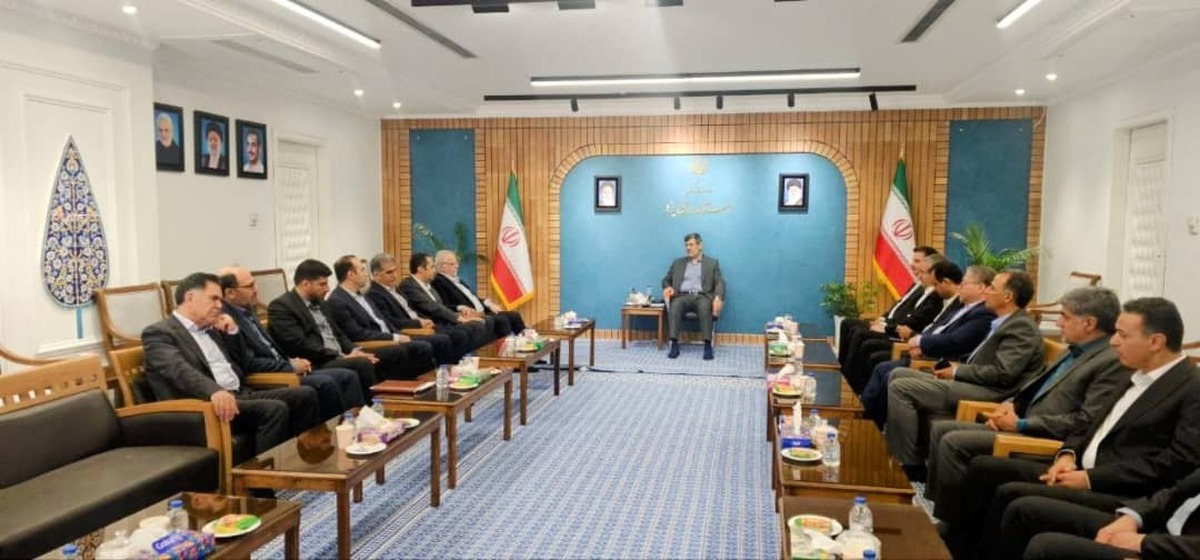 توسعه زیرساخت معادن یزد در شمار برنامه‌های ایمیدرو/ استاندار: احداث نیروگاه خورشیدی و تامین آب؛ پیش‌نیاز توسعه صنایع یزد