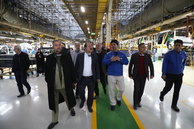 استقبال نمایندگان مجلس از برنامههای ایرانخودرو در توسعه خودروهای هیبریدی استقبال نمایندگان مجلس از برنامههای ایرانخودرو در توسعه خودروهای هیبریدی