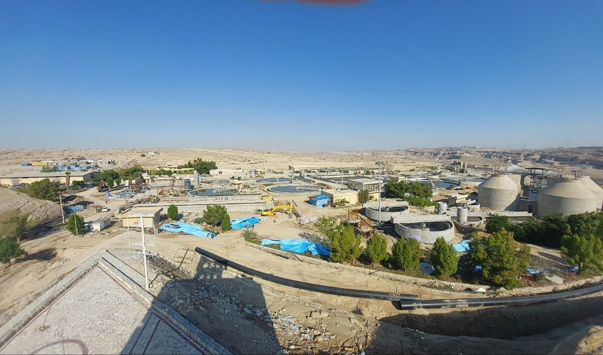 بازدید خبرنگاران از تاسیسات بزرگ‌ترین طرح ساماندهی پساب شهری ایران در بندرعباس