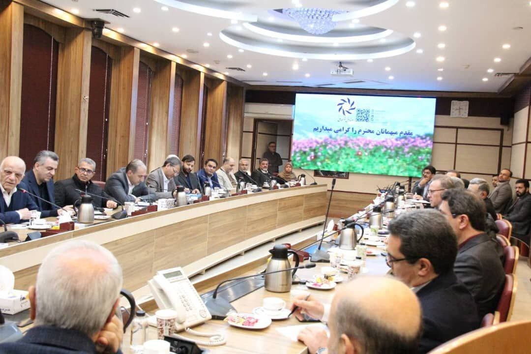 ابتکار عمل ایمیدرو با صندوق توسعه ملی برای تامین برق صنایع معدنی/ متقاضیان و تامینکنندگان برق پاک گرد یک میز مینشینند ابتکار عمل ایمیدرو با صندوق توسعه ملی برای تامین برق صنایع معدنی/ متقاضیان و تامینکنندگان برق پاک گرد یک میز مینشینند