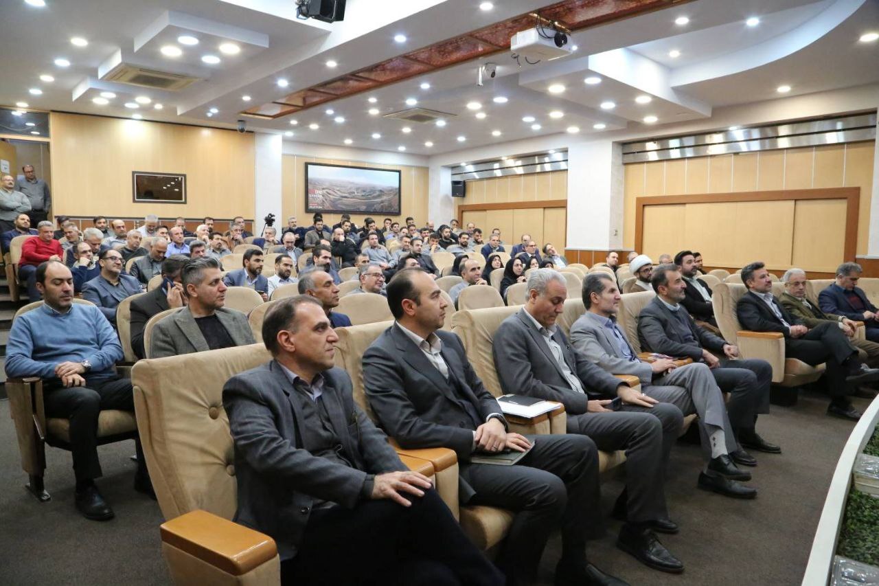 نگاه عبادت‌گونه امام علی (ع) به کار در شرایط سخت، برای جامعه معدنی الهام‌بخش است