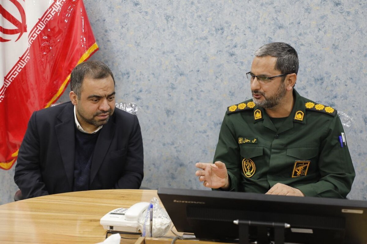 دیدار مدیرعامل شرکت آهن و فولاد ارفع با فرمانده ناحیه مقاومت بسیج اردکان