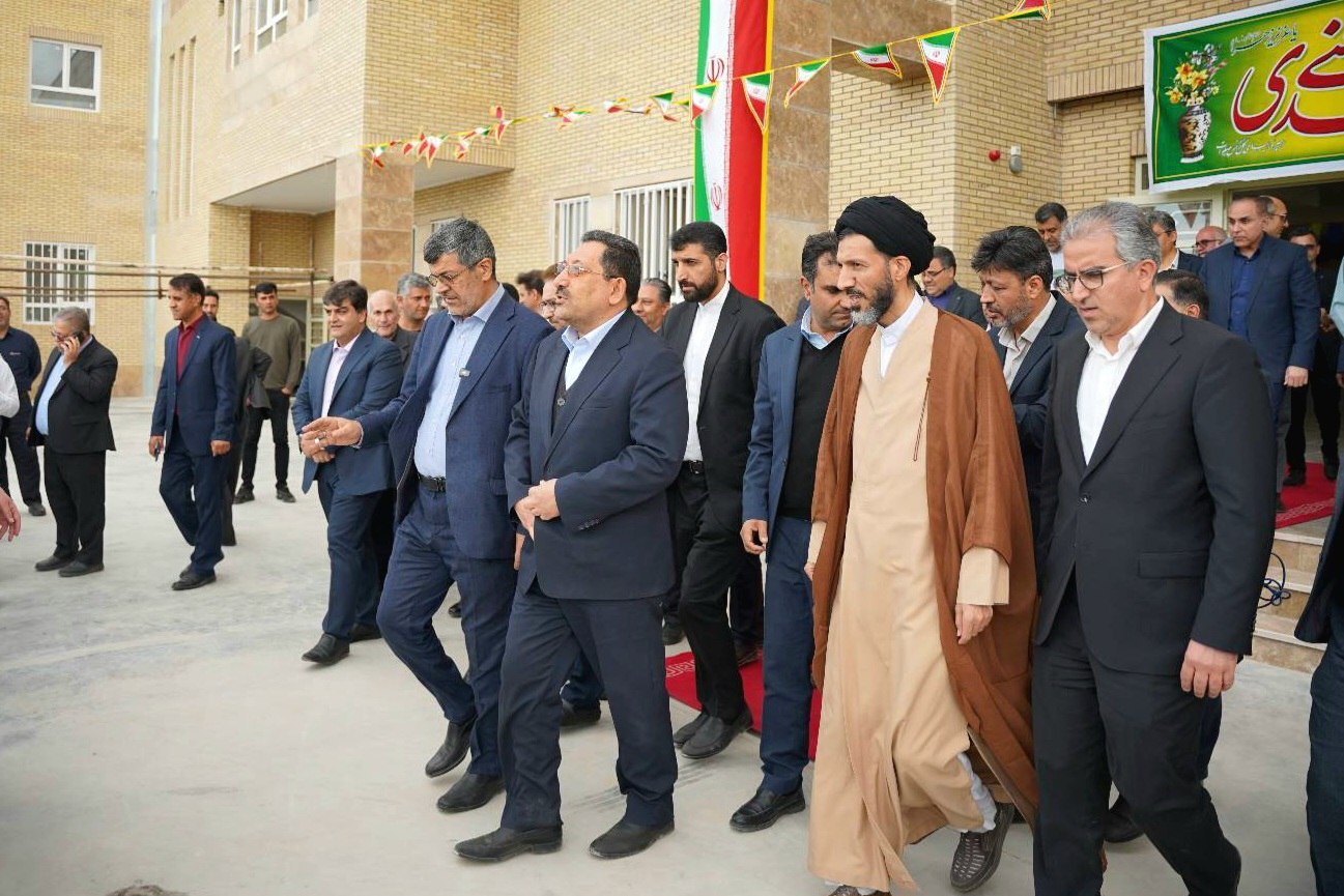 افتتاح هنرستان فنی و حرفهای شرکت آهن و فولاد ارفع با حضور وزیر صمت در اردکان افتتاح هنرستان فنی و حرفهای شرکت آهن و فولاد ارفع با حضور وزیر صمت در اردکان