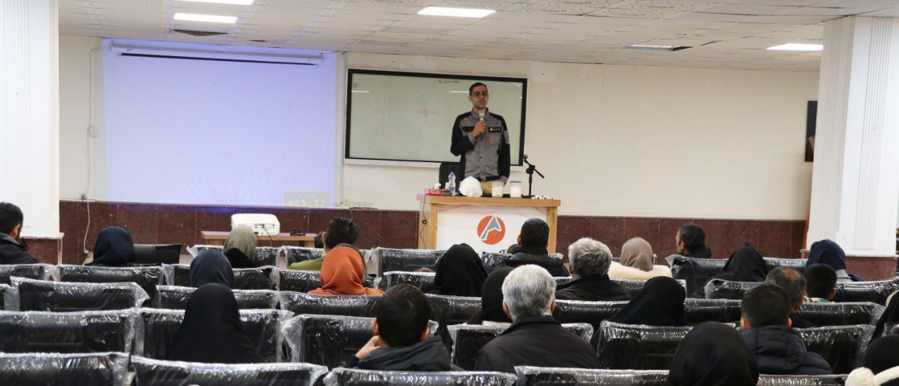 برگزاری نخستین تور بازدید خانوادگی از شرکت آلومینای ایران در ایامالله دهه مبارک فجر برگزاری نخستین تور بازدید خانوادگی از شرکت آلومینای ایران در ایامالله دهه مبارک فجر