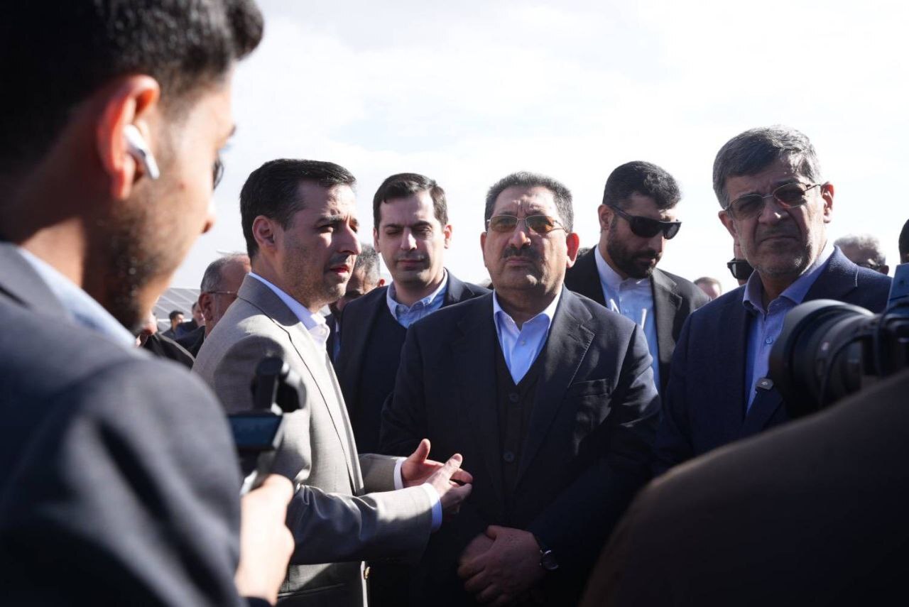 وزیر صمت بزرگترین نیروگاه خورشیدی استان یزد را افتتاح کرد وزیر صمت بزرگترین نیروگاه خورشیدی استان یزد را افتتاح کرد