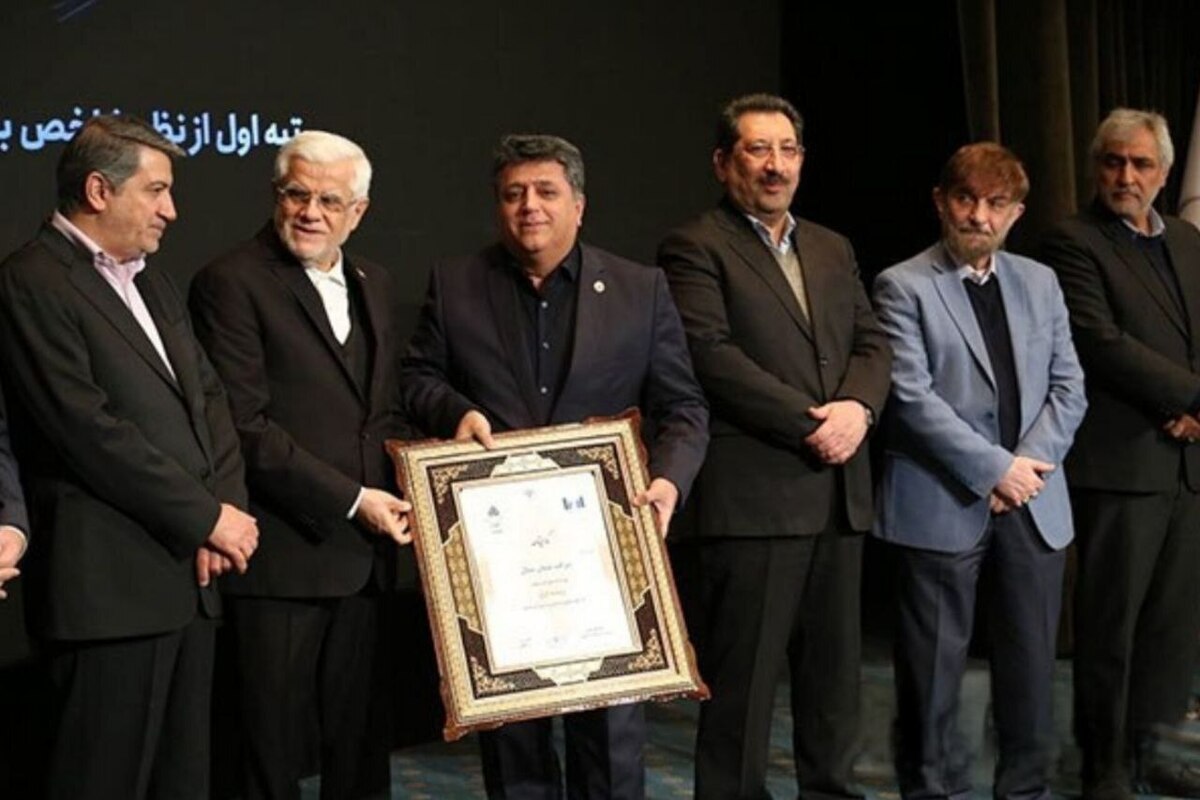 کسب رتبه برتر بازده فروش توسط شرکت سیمان شمال در همایش شرکت‌های برتر