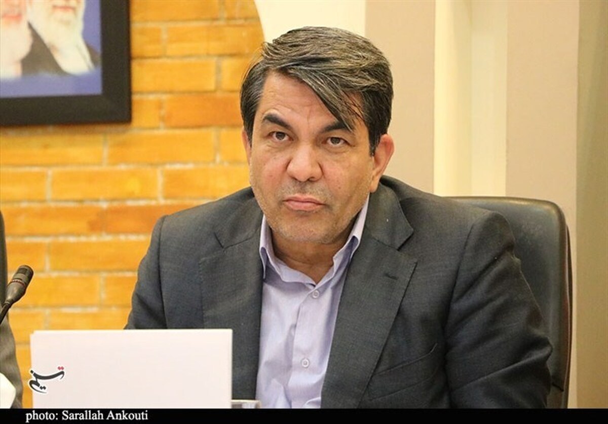 تأکید استاندار کرمان بر انتقال حساب شرکت‌های معدنی به بانک‌های استان