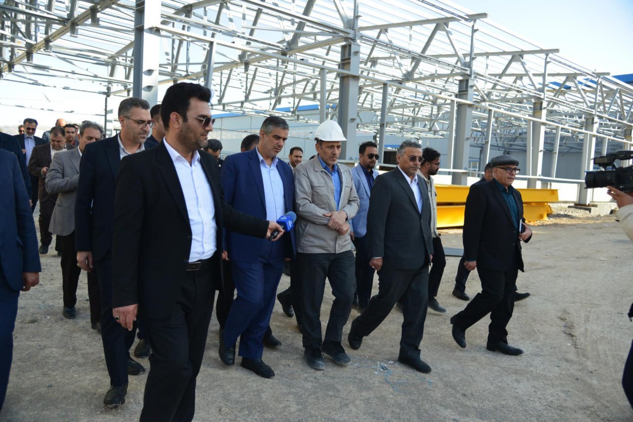 بازدید استاندار مرکزی از پروژه کارخانه کربن صنعت امیرکبیر (واحد آندسازی شرکت آلومینیوم ایران) بازدید استاندار مرکزی از پروژه کارخانه کربن صنعت امیرکبیر (واحد آندسازی شرکت آلومینیوم ایران)