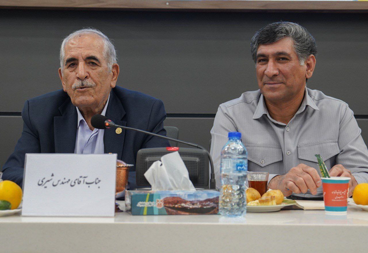 شرکت ملی مس و مجتمع مس سرچشمه، گُل سرسبد صنایع کشور هستند شرکت ملی مس و مجتمع مس سرچشمه، گُل سرسبد صنایع کشور هستند