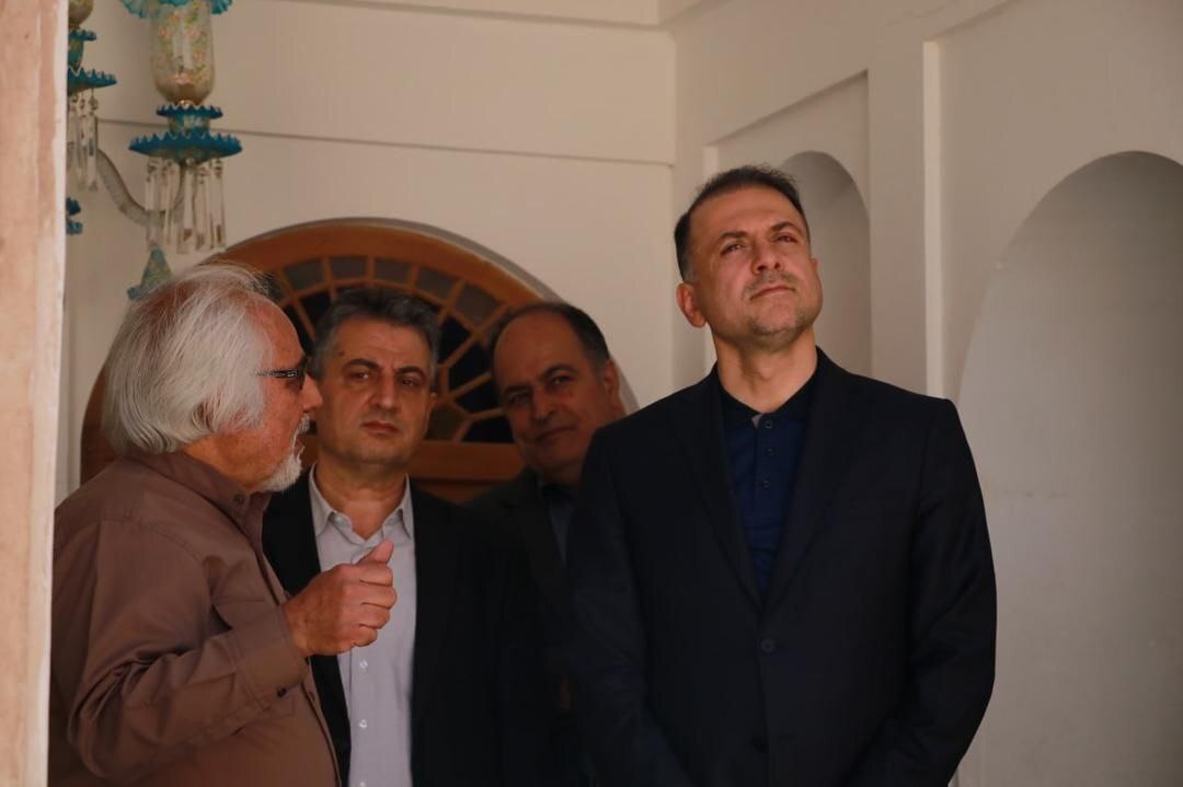 مدیرعامل شرکت ملی صنایع مس ایران از عمارت «حاجآقا علی» رفسنجان بازدید کرد مدیرعامل شرکت ملی صنایع مس ایران از عمارت «حاجآقا علی» رفسنجان بازدید کرد