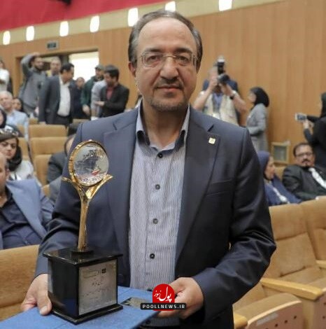 اعطای تندیس و لوح تقدیر هفتمین نمایشگاه ایران اکسپو ۲۰۲۵ به بانک صنعت و معدن اعطای تندیس و لوح تقدیر هفتمین نمایشگاه ایران اکسپو ۲۰۲۵ به بانک صنعت و معدن