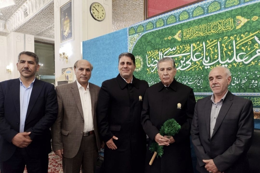 صمد حسنزاده خادمالرضا شد صمد حسنزاده خادمالرضا شد