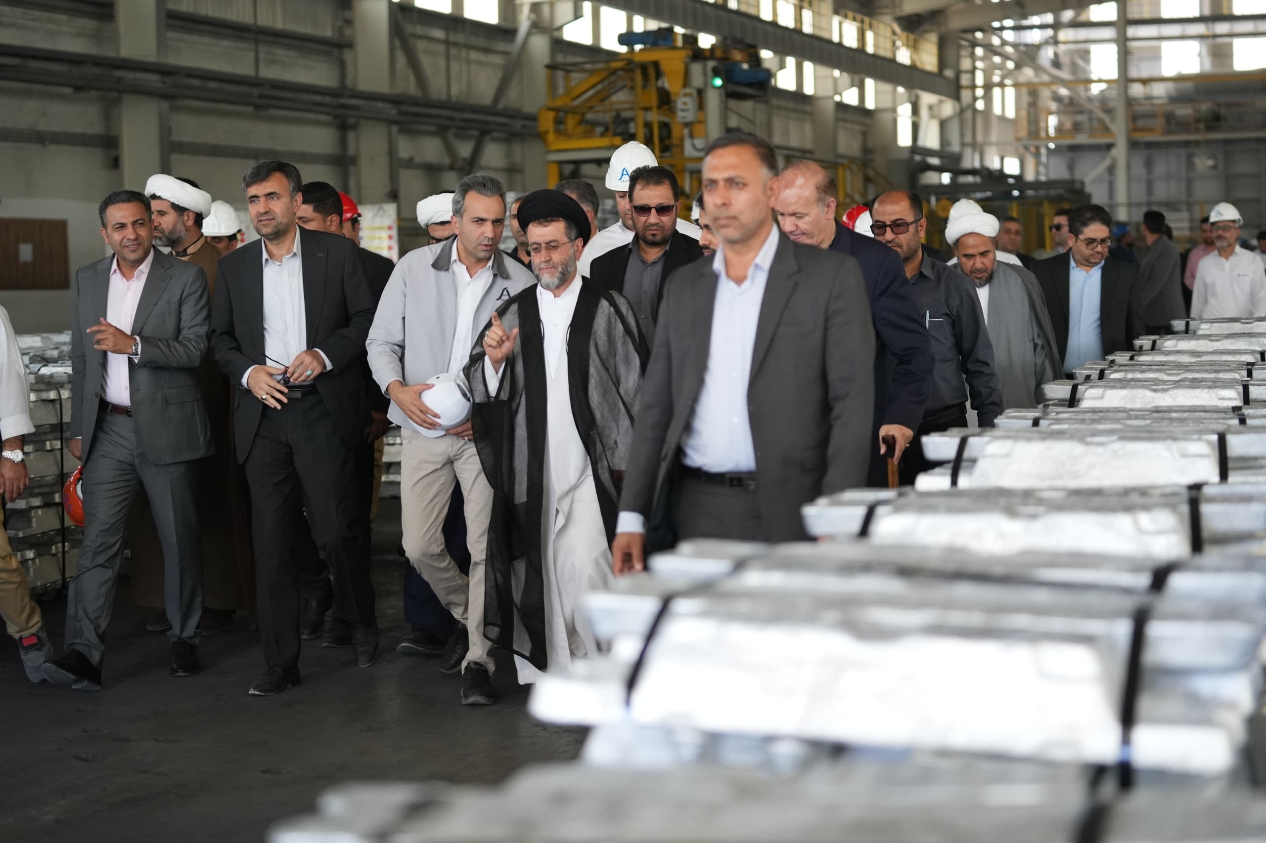 بازدید رئیس کل دادگستری فارس از مجتمع آلومینیوم جنوب بازدید رئیس کل دادگستری فارس از مجتمع آلومینیوم جنوب