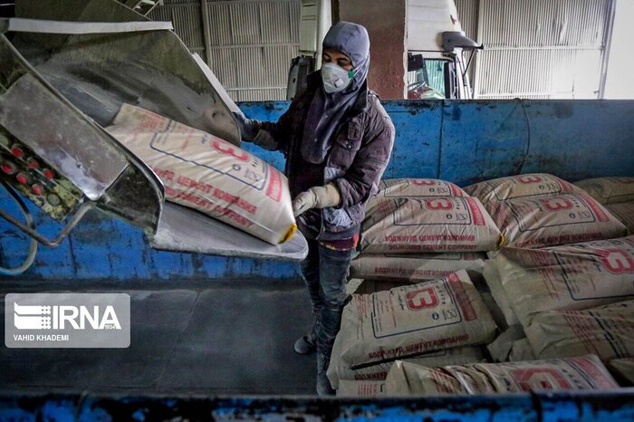 قطع برق باز هم گریبان صنایع فولادی و سیمانی را گرفت قطع برق باز هم گریبان صنایع فولادی و سیمانی را گرفت