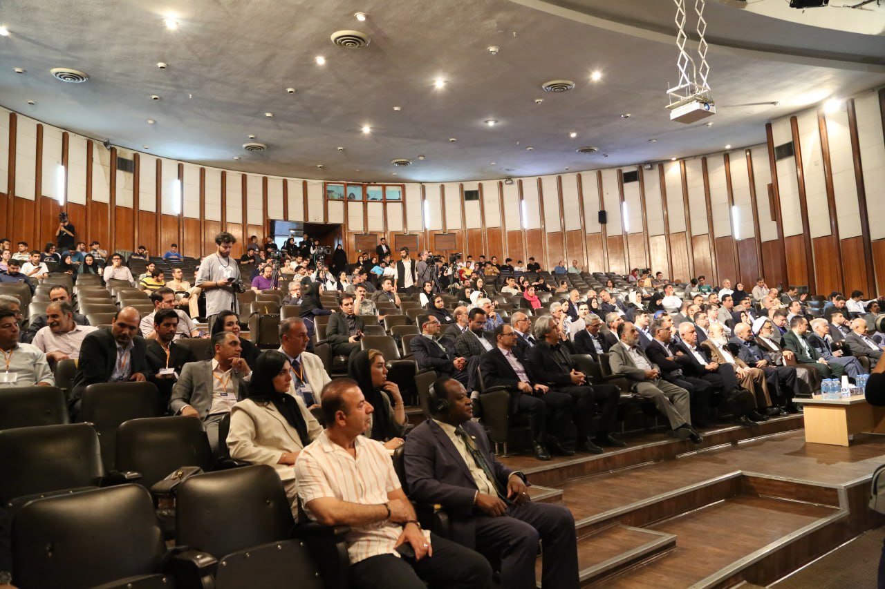 آقاجانلو: نقش موثر دانشگاهها در رشد ضریب پیچیدگی زنجیره و تولید محصولات متنوع/ نوآوری و رشد بهرهوری؛ الزامات معدن و صنایع معدنی است آقاجانلو: نقش موثر دانشگاهها در رشد ضریب پیچیدگی زنجیره و تولید محصولات متنوع/ نوآوری و رشد بهرهوری؛ الزامات معدن و صنایع معدنی است