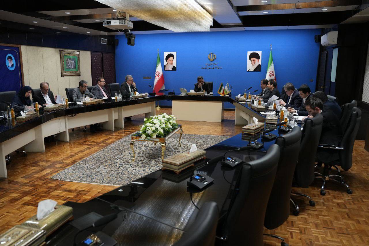 دیدار رئیس اتاق بازرگانی ازبکستان و هیات تجاری همراه با وزیر صمت در تهران دیدار رئیس اتاق بازرگانی ازبکستان و هیات تجاری همراه با وزیر صمت در تهران