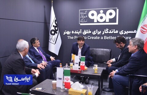 وزیر صنعت و فناوریهای نوین تاجیکستان از غرفه فولاد مبارکه بازدید کرد وزیر صنعت و فناوریهای نوین تاجیکستان از غرفه فولاد مبارکه بازدید کرد