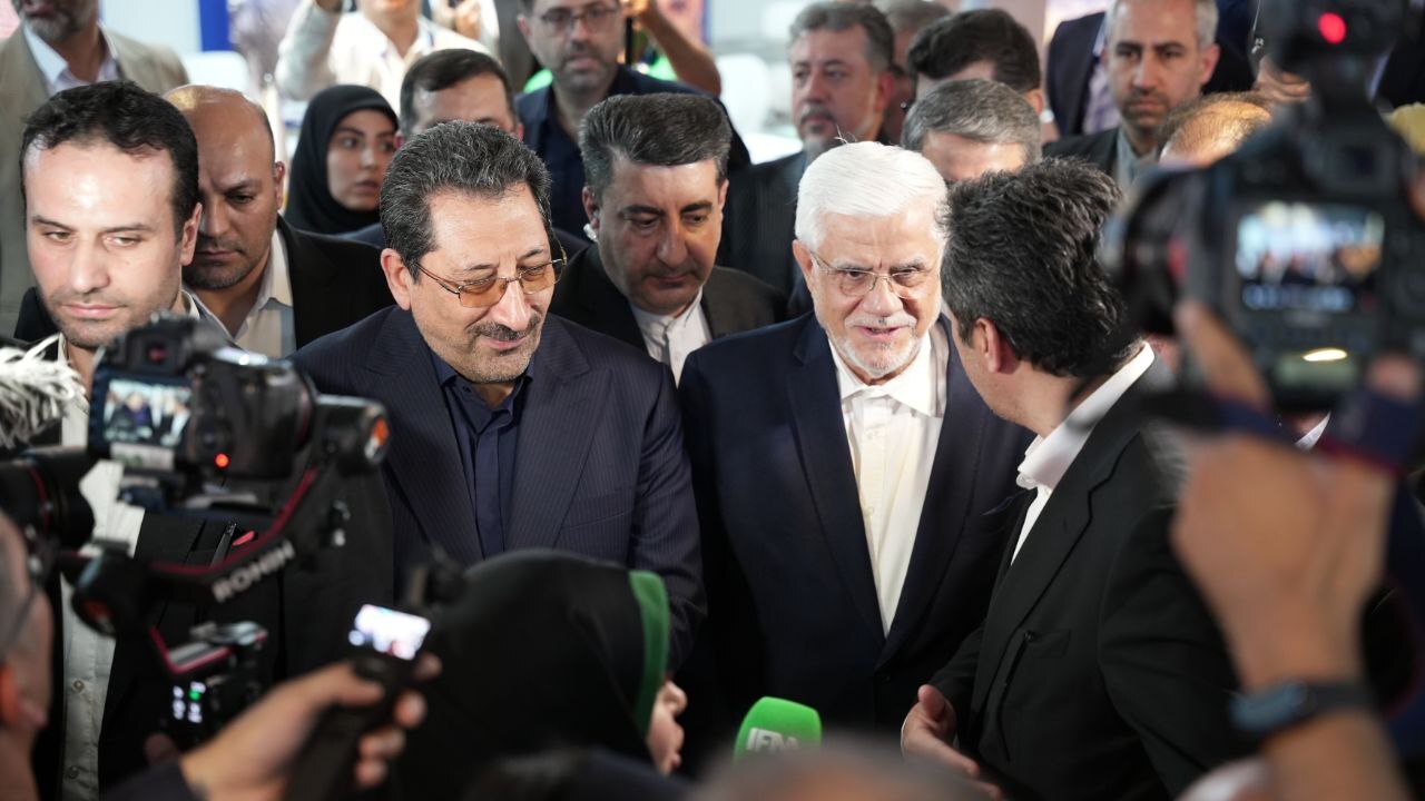 بازدید معاون اول رئیسجمهور از غرفه ایمیدرو در نمایشگاه ایران اکسپو ۱۴۰۴ بازدید معاون اول رئیسجمهور از غرفه ایمیدرو در نمایشگاه ایران اکسپو ۱۴۰۴