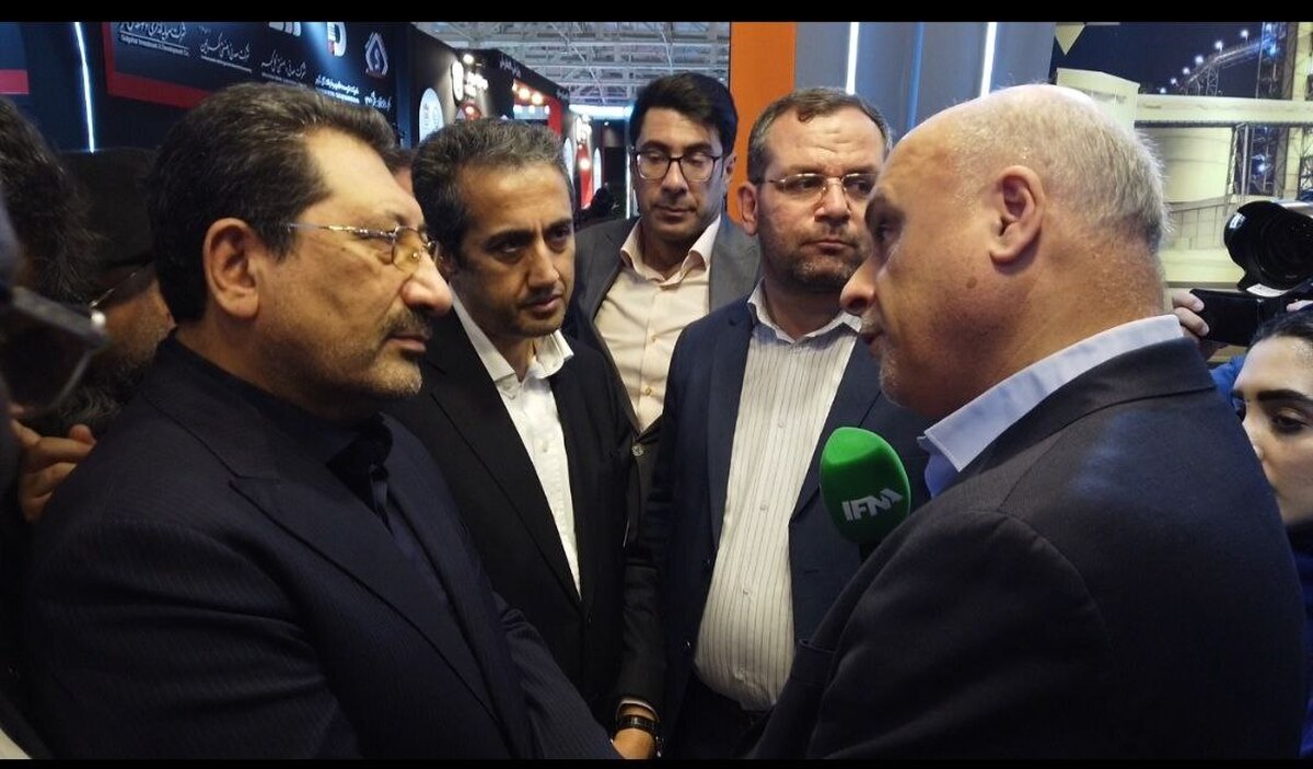 بازدید وزیر صنعت، معدن و تجارت  از غرفه شرکت آلومینای ایران در نمایشگاه ایران اکسپو ۲۰۲۵