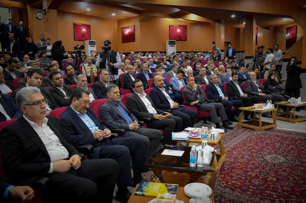 تقدیر وزیر صمت از مدیرعامل گروه صنعتی ایران ترانسفو تقدیر وزیر صمت از مدیرعامل گروه صنعتی ایران ترانسفو