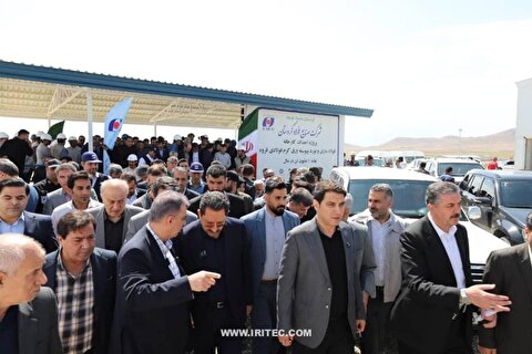 بازدید وزیر صنعت، معدن و تجارت از پروژه عظیم فولادسازی و نورد پیوسته ورق گرم قروه با مدیریت اجرایی ایریتک