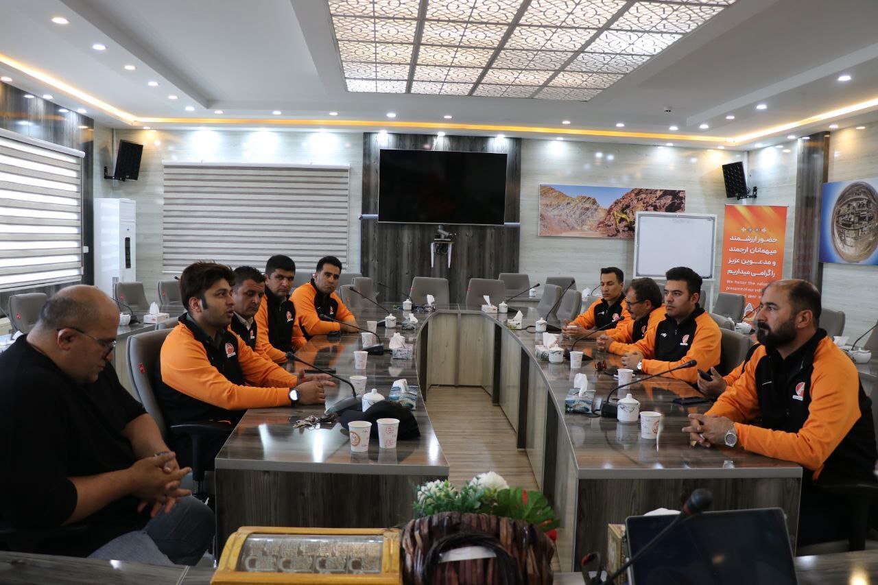 دیدار تیم دوچرخهسواری شرکت آلومینای ایران با مدیرعامل و عضو هیأت مدیره شرکت دیدار تیم دوچرخهسواری شرکت آلومینای ایران با مدیرعامل و عضو هیأت مدیره شرکت