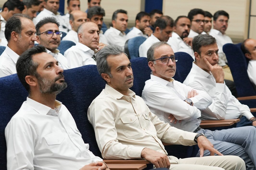 برگزاری همایش تجلیل از برترینها و همیاران نظام آراستگی در مجتمع صنایع آلومینیوم جنوب برگزاری همایش تجلیل از برترینها و همیاران نظام آراستگی در مجتمع صنایع آلومینیوم جنوب