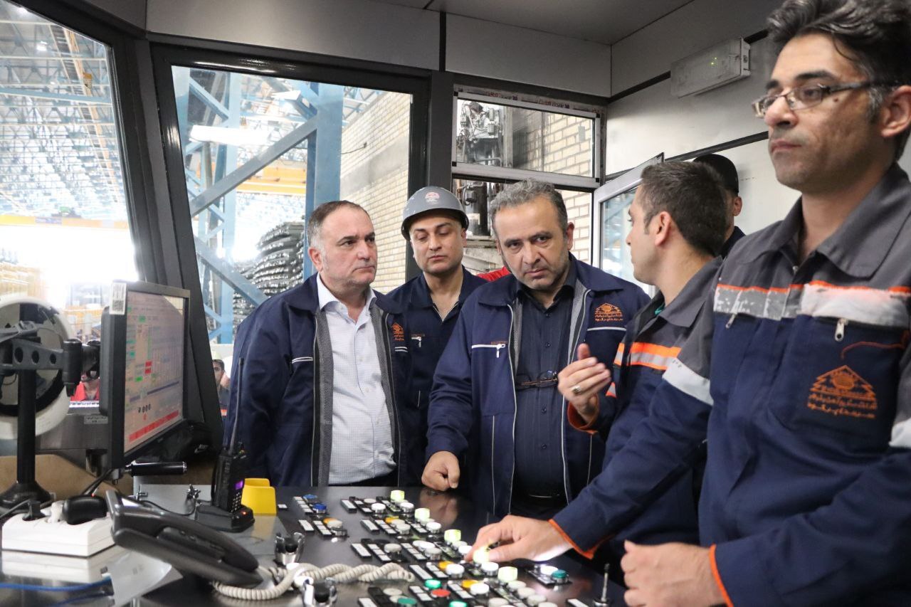 مدیرعامل شرکت فولاد سرمد ابرکوه روز صنعت و معدن را در مجتمع کارخانجات سرمد و در کنار پرسنل سپری کرد مدیرعامل شرکت فولاد سرمد ابرکوه روز صنعت و معدن را در مجتمع کارخانجات سرمد و در کنار پرسنل سپری کرد