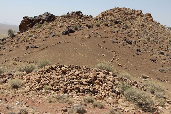 چگونه در ۲۰ متری آثار تاریخی برای یک معدن مجوز صادر کردند؟ چگونه در ۲۰ متری آثار تاریخی برای یک معدن مجوز صادر کردند؟