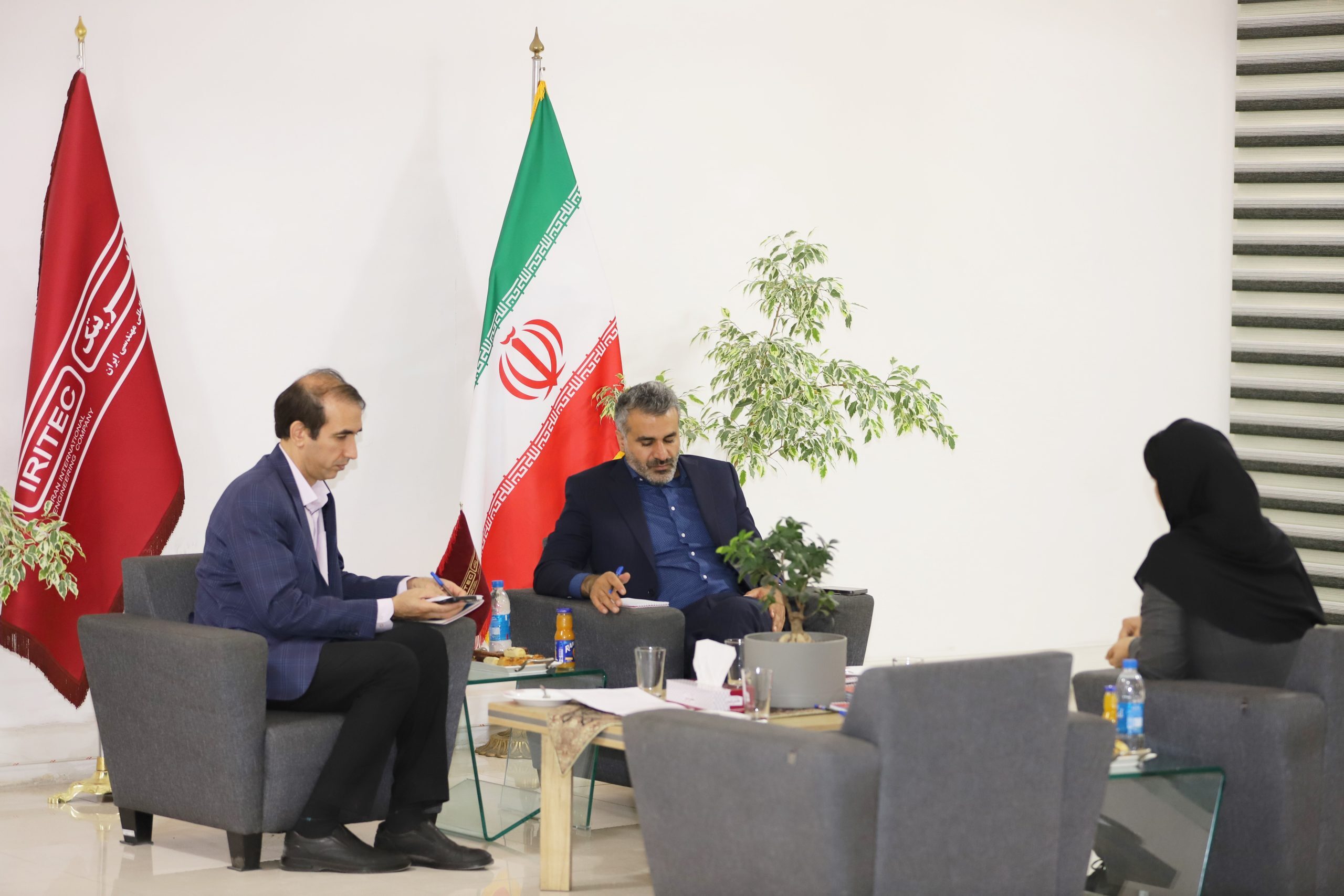 دیدار صمیمانه مدیرعامل ایریتک با کارکنان شرکت دیدار صمیمانه مدیرعامل ایریتک با کارکنان شرکت