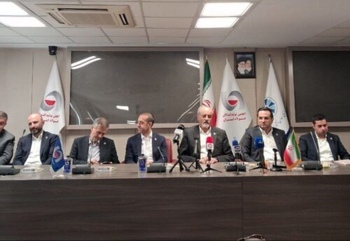 گزارشی از نشست هیات مدیره انجمن تولیدکنندگان فولاد ایران با اصحاب رسانه