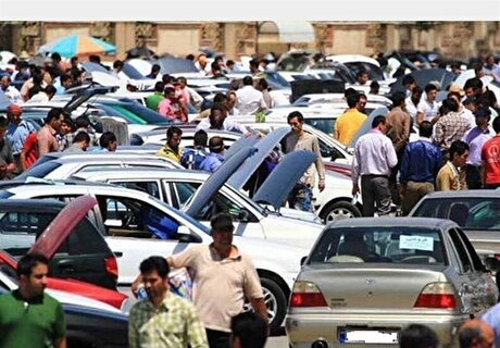 بازار خودرو در بن‌بست تصمیم‌گیری؛ سردرگمی مردم میان شورای رقابت و سازمان حمایت