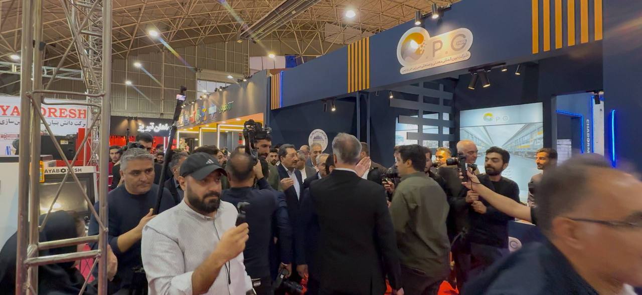 بازدید وزیر صمت از غرفه چادرملو در متافو تبریز بازدید وزیر صمت از غرفه چادرملو در متافو تبریز