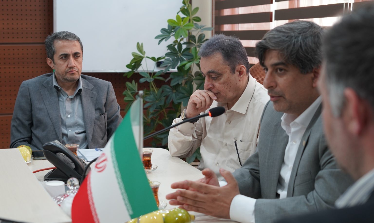 «محمد آقاجانلو» رئیس هیات مدیره هلدینگ «ومعادن» شد/ تاکید بر اولویتبندی و پالایش پروژهها «محمد آقاجانلو» رئیس هیات مدیره هلدینگ «ومعادن» شد/ تاکید بر اولویتبندی و پالایش پروژهها