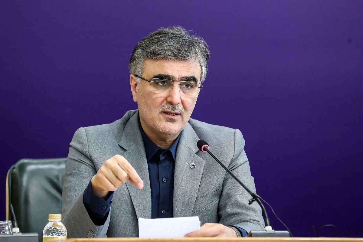 دلار ۷۰ هزار تومانی را تثبیت می‌کنیم