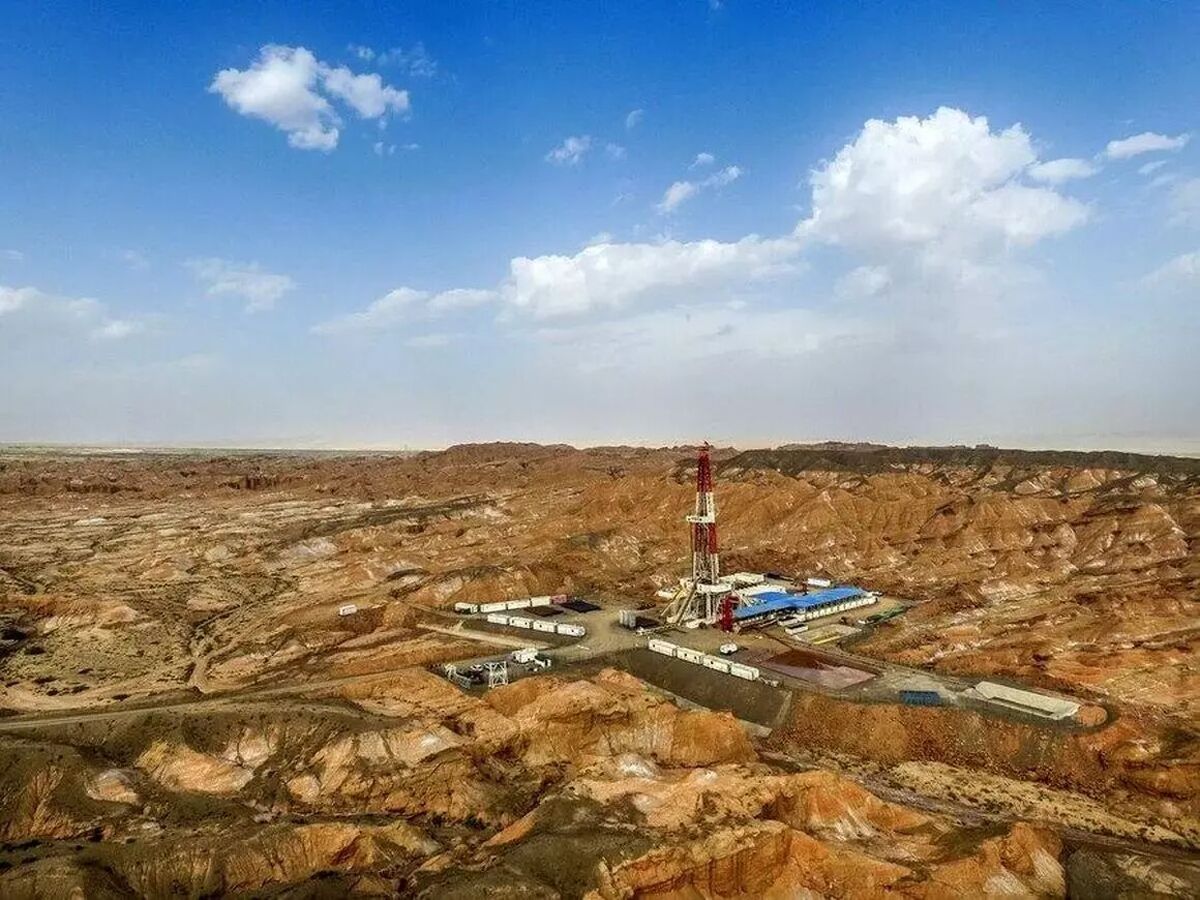 تسریع در اجرای طرح توسعه ۳ میدان نفتی