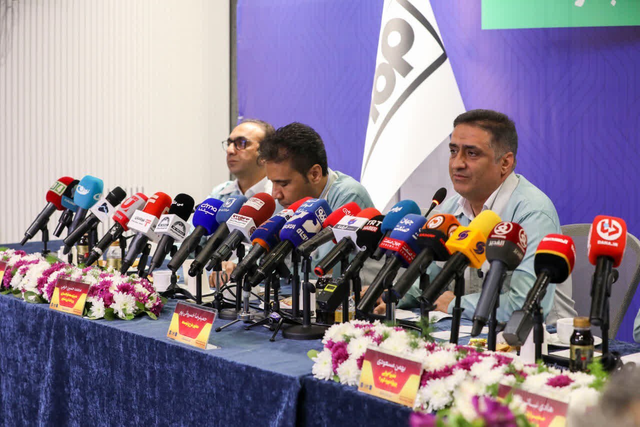نقشه راه فولاد مبارکه برای رسیدن به افق ۱۴۱۴/ برنامههای توسعهای فولاد مبارکه در راستای سیاست کلان توسعه کشور است نقشه راه فولاد مبارکه برای رسیدن به افق ۱۴۱۴/ برنامههای توسعهای فولاد مبارکه در راستای سیاست کلان توسعه کشور است