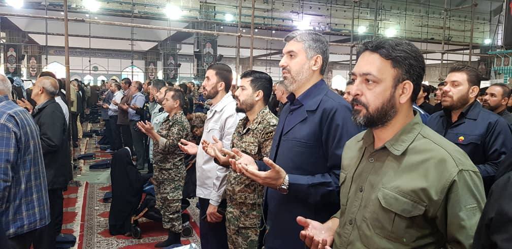 حضور پر شور بسیجیان گروه فولاد خوزستان در نماز جمعه اهواز حضور پر شور بسیجیان گروه فولاد خوزستان در نماز جمعه اهواز