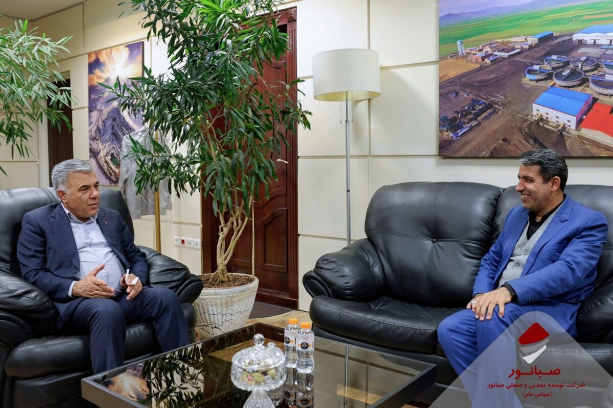 دیدار نماینده قروه با مدیرعامل صبانور در تهران/ قدردانی شیخی‌زاده از «ایثار مدیریتی» اسماعیلی/ مدیرعامل صبانور: کردستان به لحاظ معدنی تا دو سال آینده متحول می‌شود