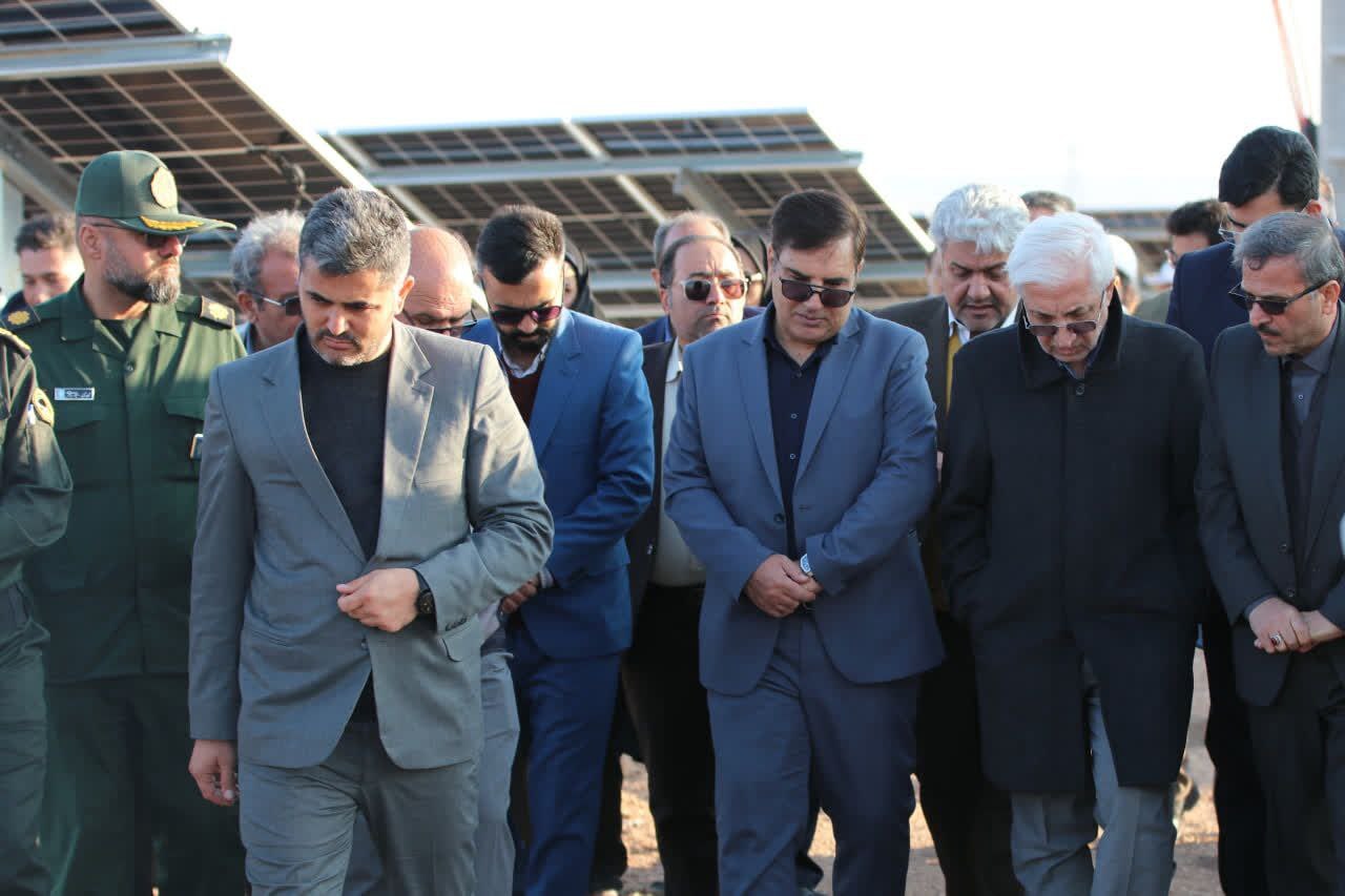 بازدید استاندار خراسان شمالی از پروژه نیروگاه خورشیدی شرکت آلومینای ایران