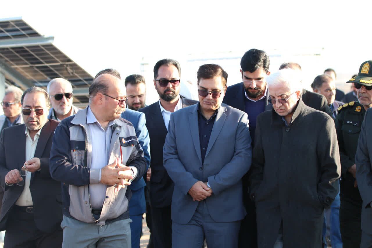 بازدید استاندار خراسان شمالی از پروژه نیروگاه خورشیدی شرکت آلومینای ایران