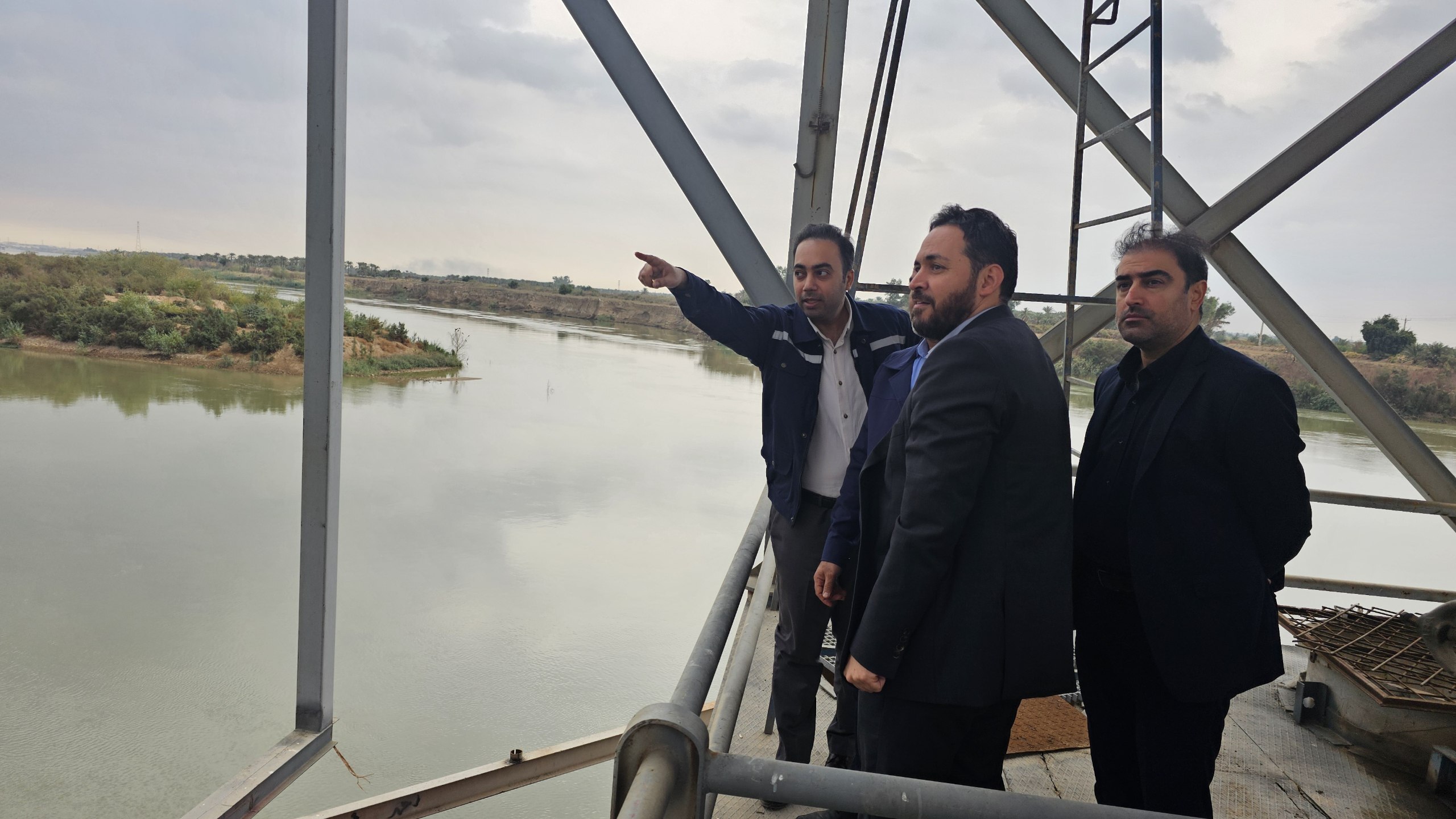 بازدید مدیرعامل آب و فاضلاب استان خوزستان از اسکله آبرسانی گروه ملی صنعتی فولاد ایران بازدید مدیرعامل آب و فاضلاب استان خوزستان از اسکله آبرسانی گروه ملی صنعتی فولاد ایران