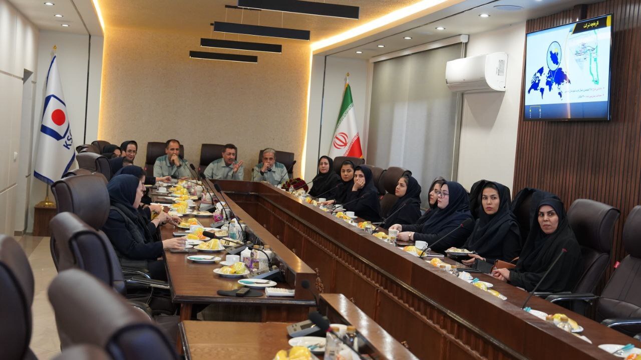 قدردانی سرپرست فولاد خراسان از بانوان شاغل در شرکت قدردانی سرپرست فولاد خراسان از بانوان شاغل در شرکت