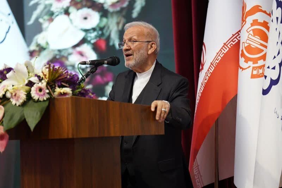 صنعت مس نقش مهمی در بهره‌برداری از ظرفیت‌های صادراتی ایران دارد