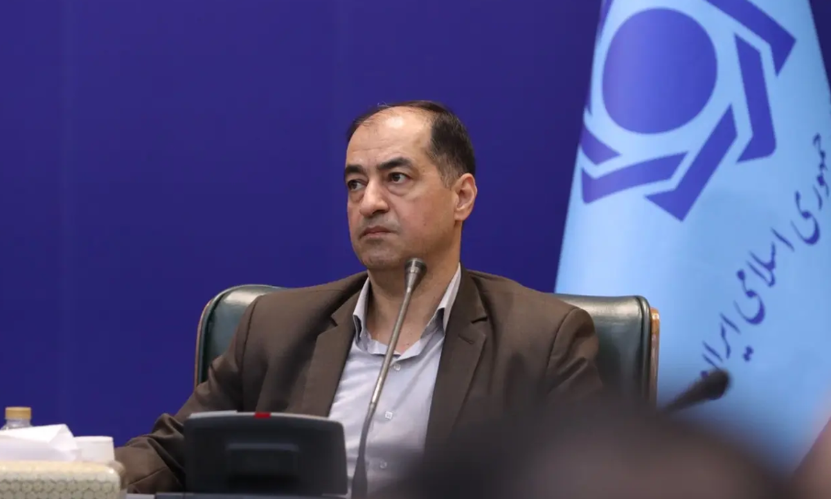 ساماندهی کارت‌های بازرگانی اجاره‌ای در وزارت صنعت آغاز شد/ با مدیریت نقدینگی در سیاست تثبیت، تلاطم در بازار ارز به حداقل رسید